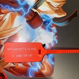 Off White key chain Off White zip tag shoe 2020